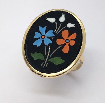  14Karat antique ring with flower design.